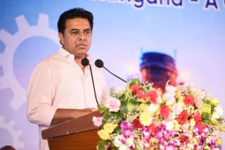 రాష్ట్ర ఎన్నికలను వాయిదా వేయడానికి బీజేపీ ‘చౌక రాజకీయ విన్యాసాలు’ ఆడుతోందని కెటి రామారావు ఆరోపించారు